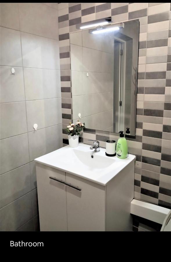 Santa Coloma de Gramanet Petit Apartment מראה חיצוני תמונה