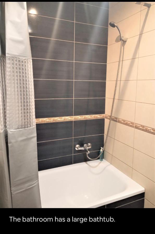 Santa Coloma de Gramanet Petit Apartment מראה חיצוני תמונה